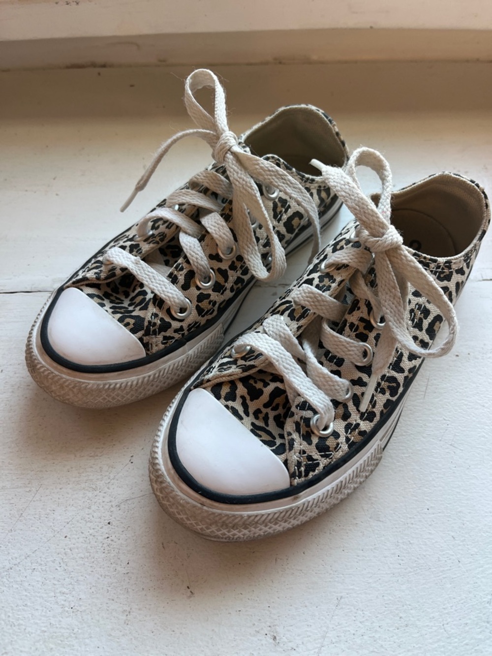 Kid’s Leopard Converse Size 13